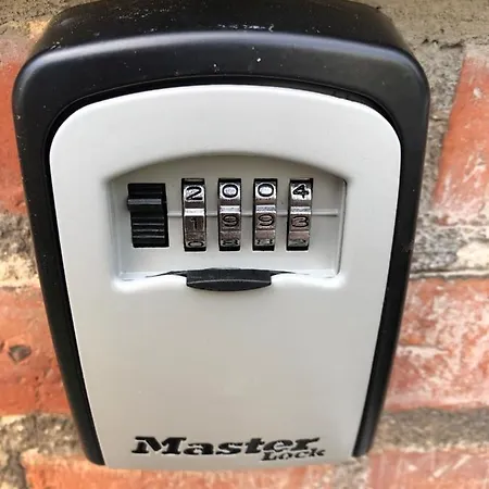 Copenhagen Resident , Metro Apartment *